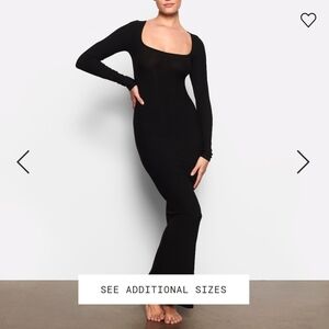 skims long sleeve soft lounge dress onyx